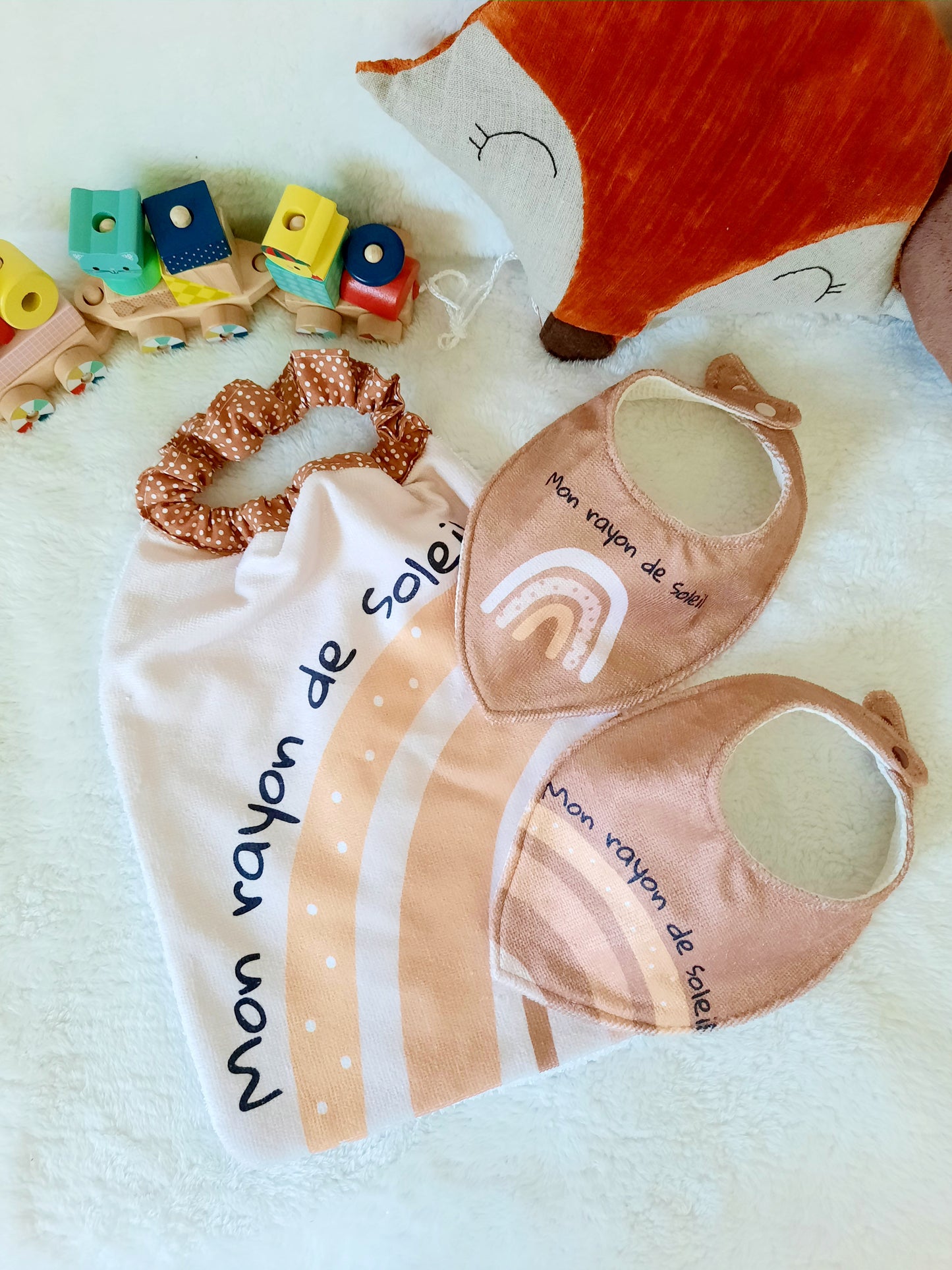 Kit grand bavoir et 2 bavoirs bandanas