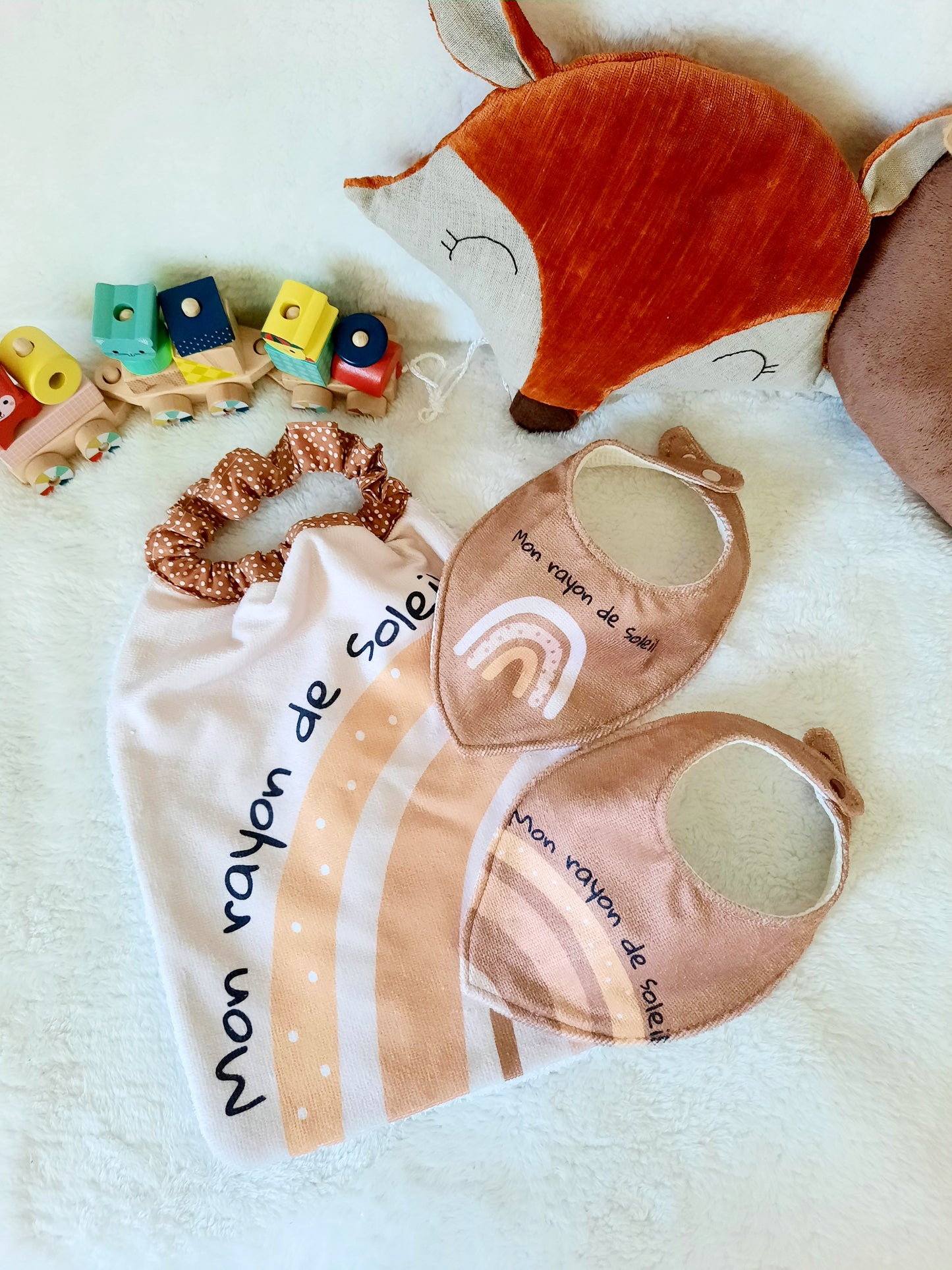 Kit grand bavoir et 2 bavoirs bandanas