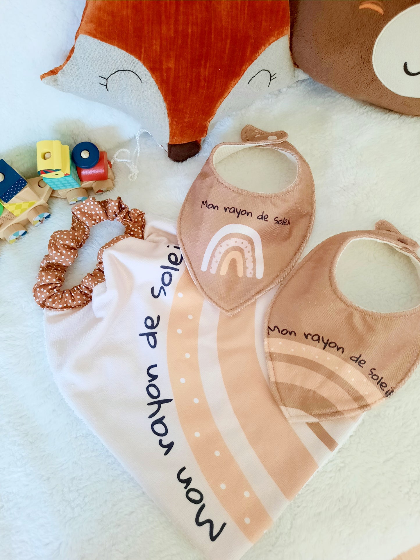 Kit grand bavoir et 2 bavoirs bandanas