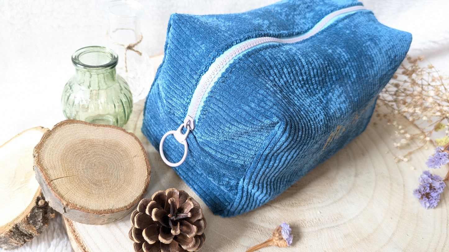 Trousse de toilette en velours côtelé
